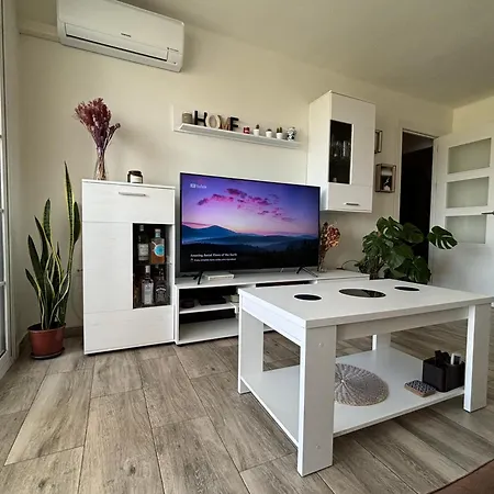 Lucia - Family, Friends & Fun Pet Friendly Málaga